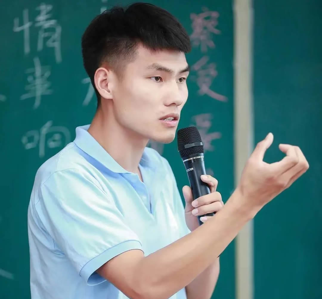 何盼阳教练_副本.jpg