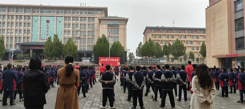 珍惜粮食 传承美德|少林友谊学校周一升旗仪式暨文明班级表彰