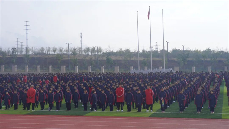 以武励志 以誉前行|少林友谊学校隆重举行2025“登封市武校联合会杯”武术比赛表彰大会