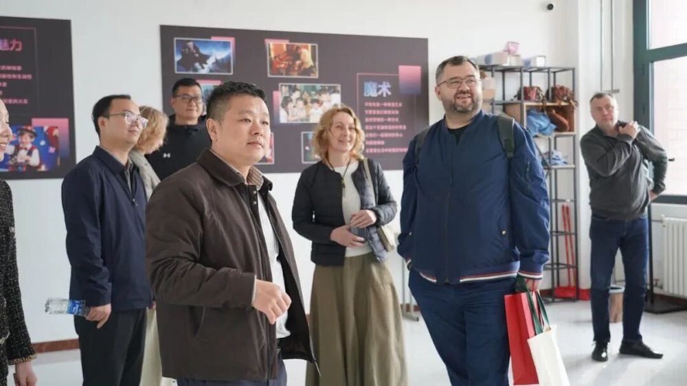 跨越山海话教育|俄罗斯教育访问团莅临少林友谊学校访问交流